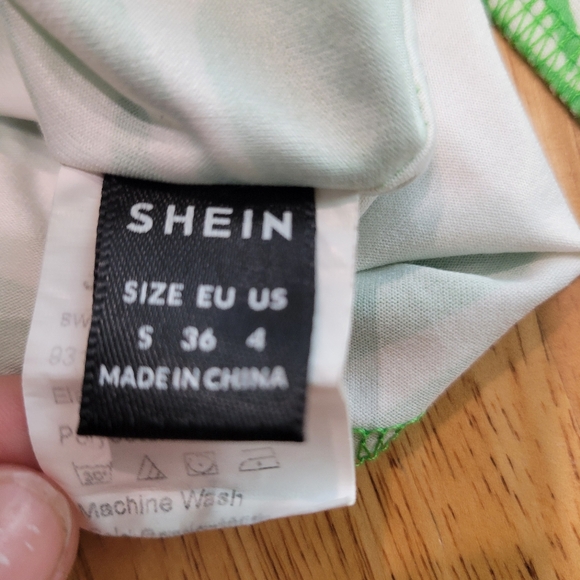 NWOT White and green long sleeve crop top - Picture 5 of 6